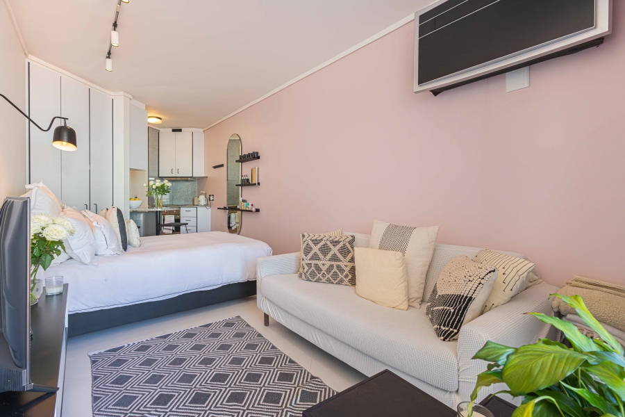 1 Bedroom Property for Sale in Sea Point Western Cape